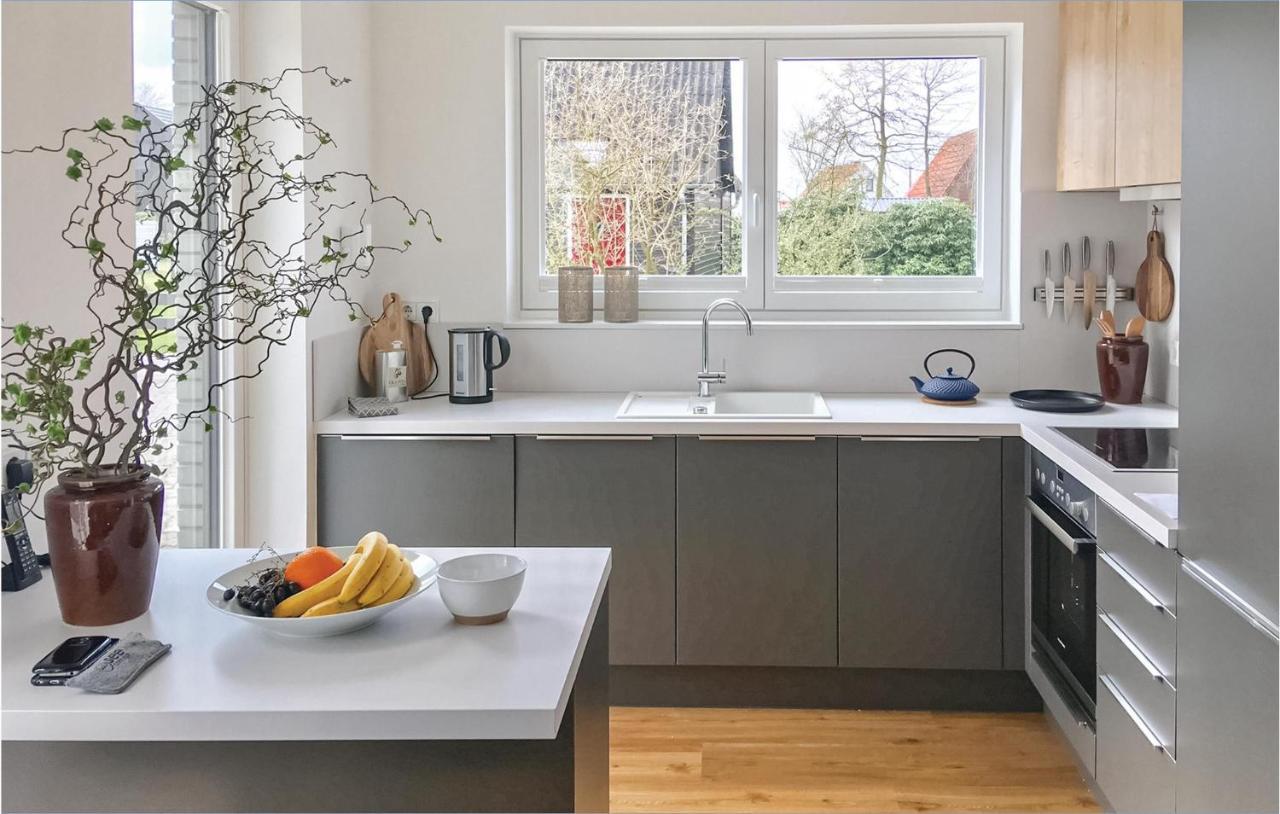 Awesome Home In Lembruch-Duemmer See With Kitchen エクステリア 写真