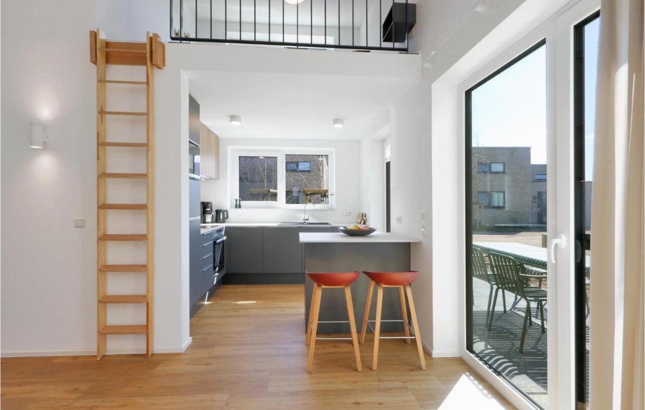 Awesome Home In Lembruch-Duemmer See With Kitchen エクステリア 写真