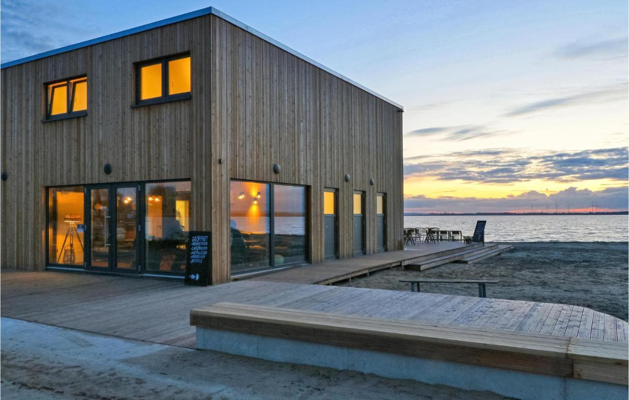Awesome Home In Lembruch-Duemmer See With Kitchen エクステリア 写真