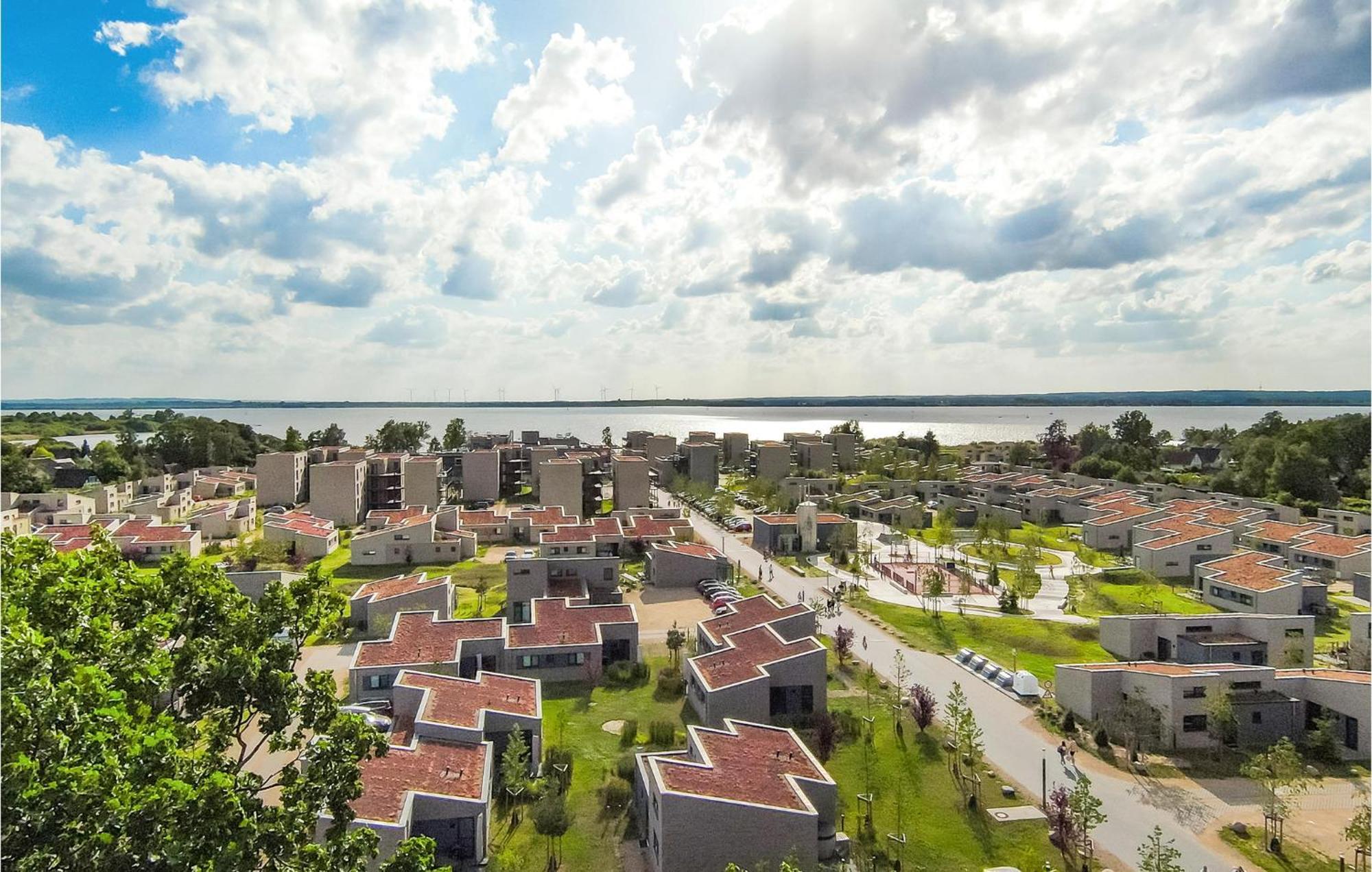 Awesome Home In Lembruch-Duemmer See With Kitchen エクステリア 写真